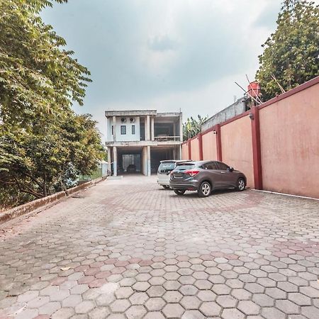 Super Oyo 1640 Fallinda Hotel Bogor Buitenkant foto