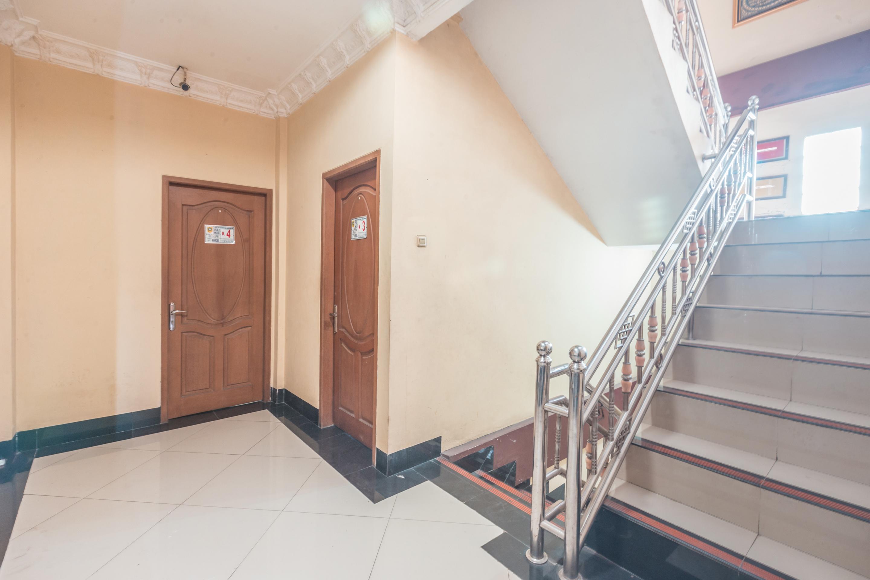 Super Oyo 1640 Fallinda Hotel Bogor Buitenkant foto