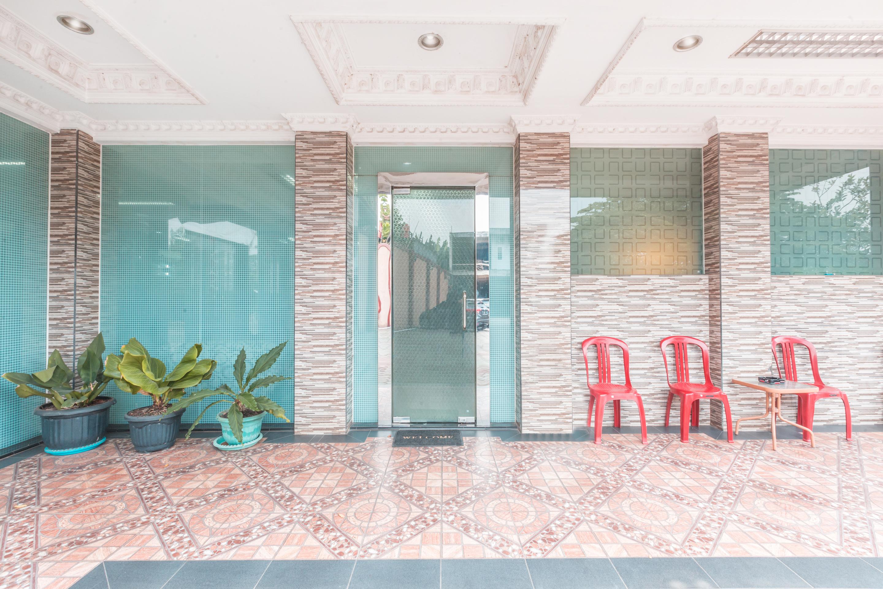 Super Oyo 1640 Fallinda Hotel Bogor Buitenkant foto