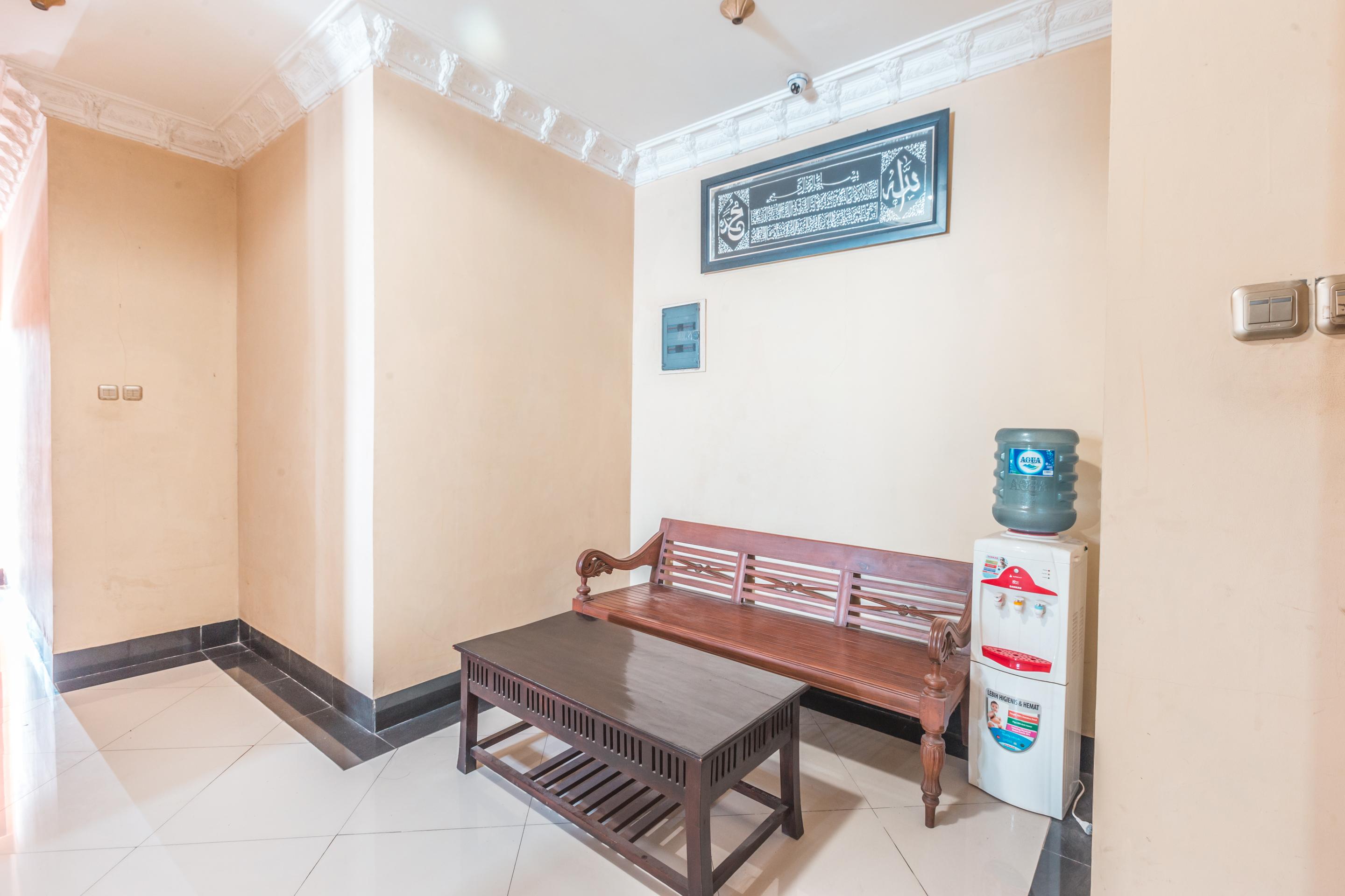 Super Oyo 1640 Fallinda Hotel Bogor Buitenkant foto