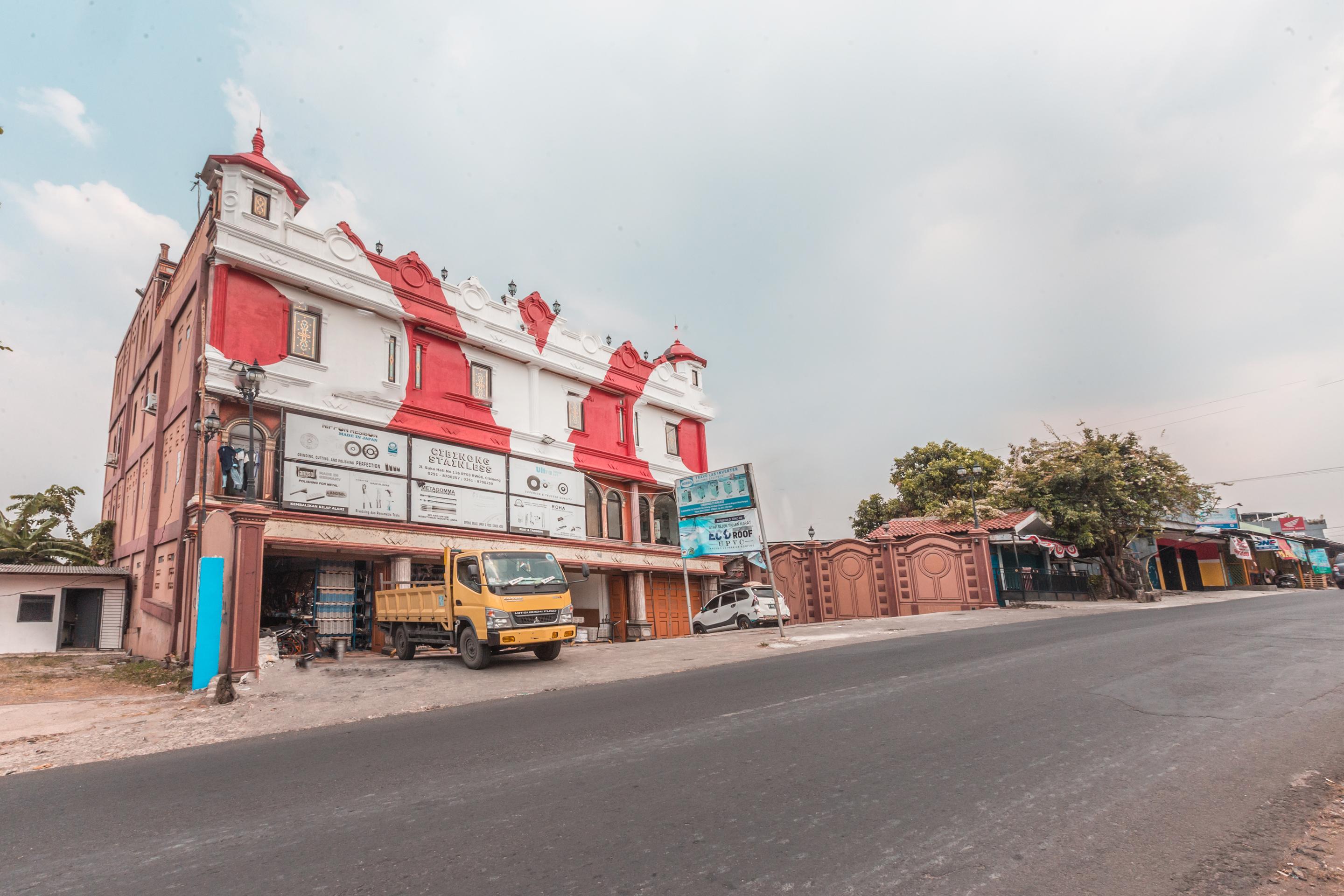 Super Oyo 1640 Fallinda Hotel Bogor Buitenkant foto